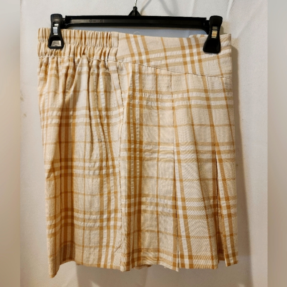 Pleaded shorts